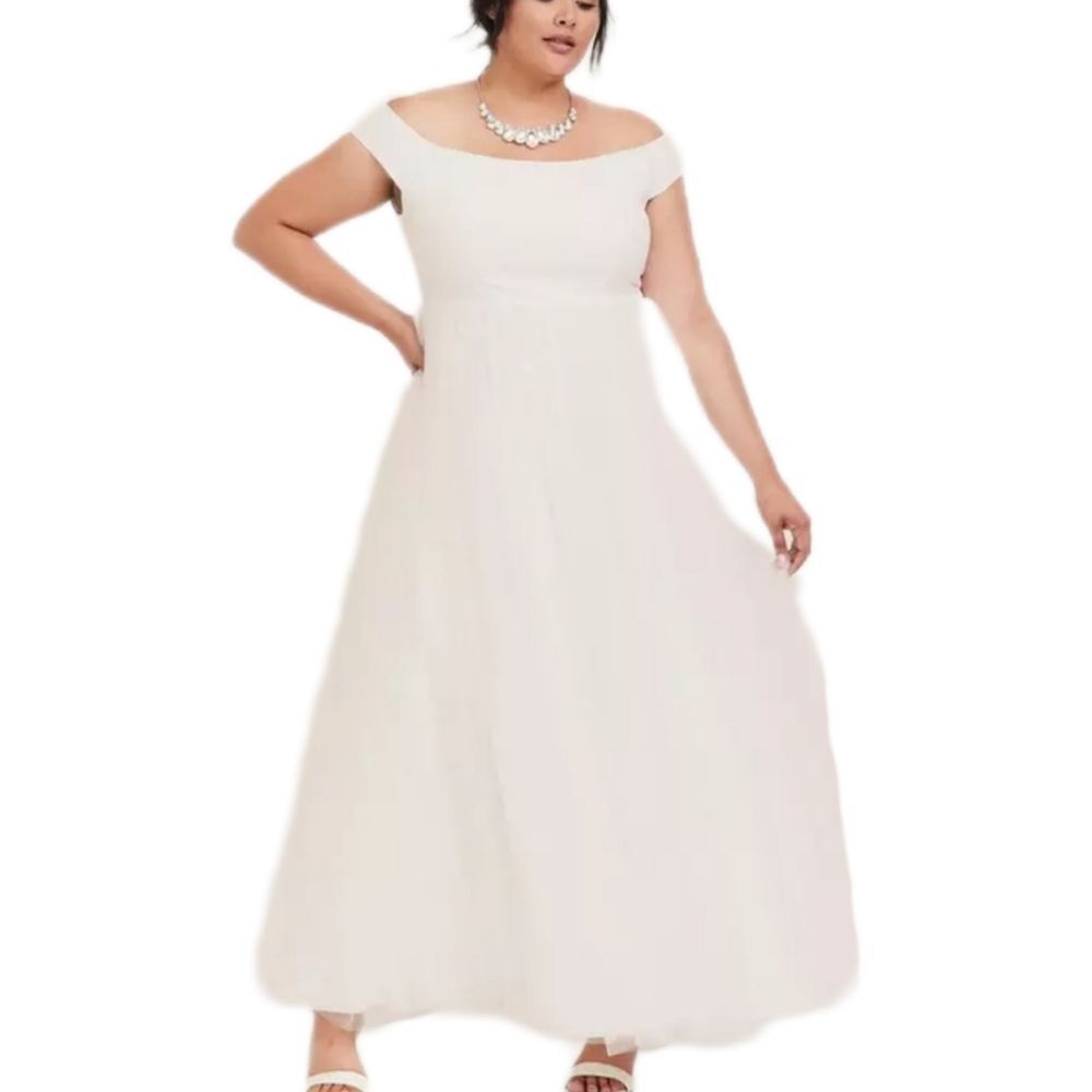 Torrid Special Occasion Ivory Off Shoulder Tulle Gown Women's 10 Wedding‎ Dress